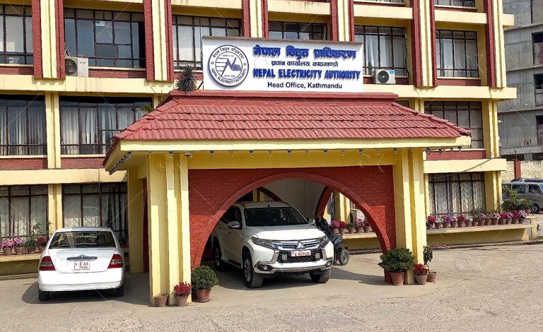 उदयपुर र हेटौँडा सिमेन्ट उद्योग मात्र बाँकी नेपाल विद्युत् प्राधिकरणको लाइन कटौतीमा